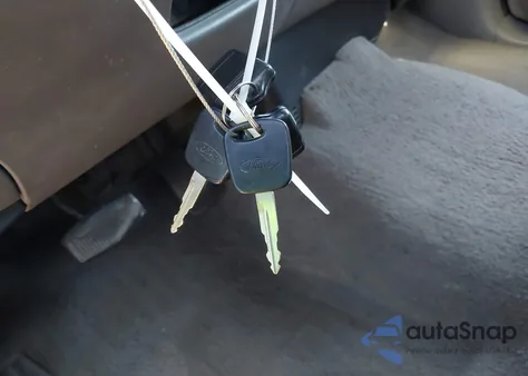 2002 Ford F-150 Lariat/Xlt z USA, uszkodzony, nr VIN 1FTRW07682KB93098